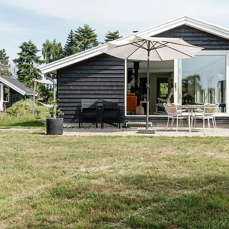 Peaceful Summer House By The Fjord Just An Hour From Copenhagen Casa de Férias