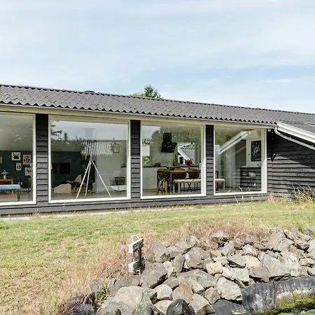 Peaceful Summer House By The Fjord Just An Hour From Copenhagen Casa de Férias